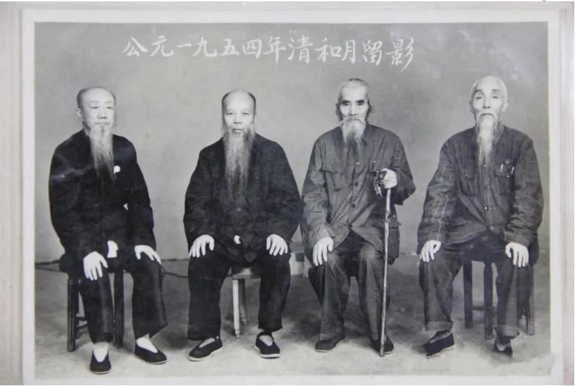 高敬舆、杜自明、黄济川、蒲辅周合影